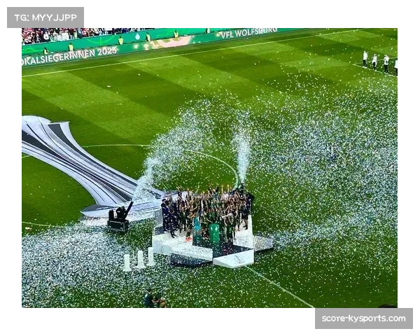 德甲联赛携手德国铁路推出比赛日球迷出行优惠助力绿色观赛体验