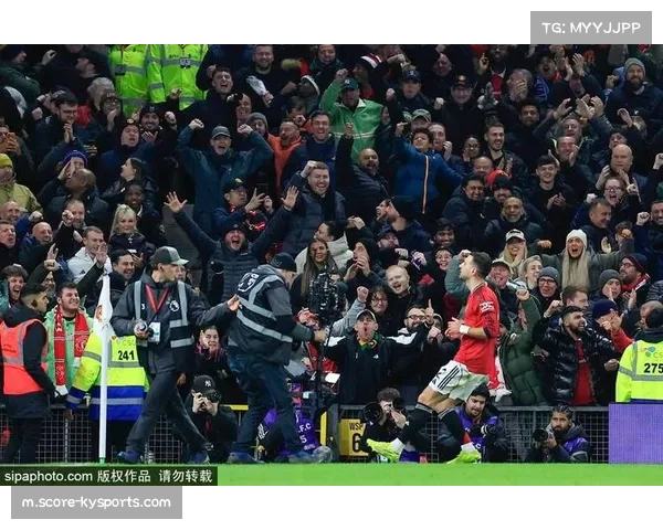 西汉姆联对阵曼城 莫耶斯防守组织化解强攻